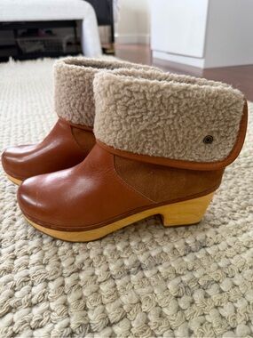 Frye & Co. Women's Shearling Cuff Leather Clogs - LIKE NEW